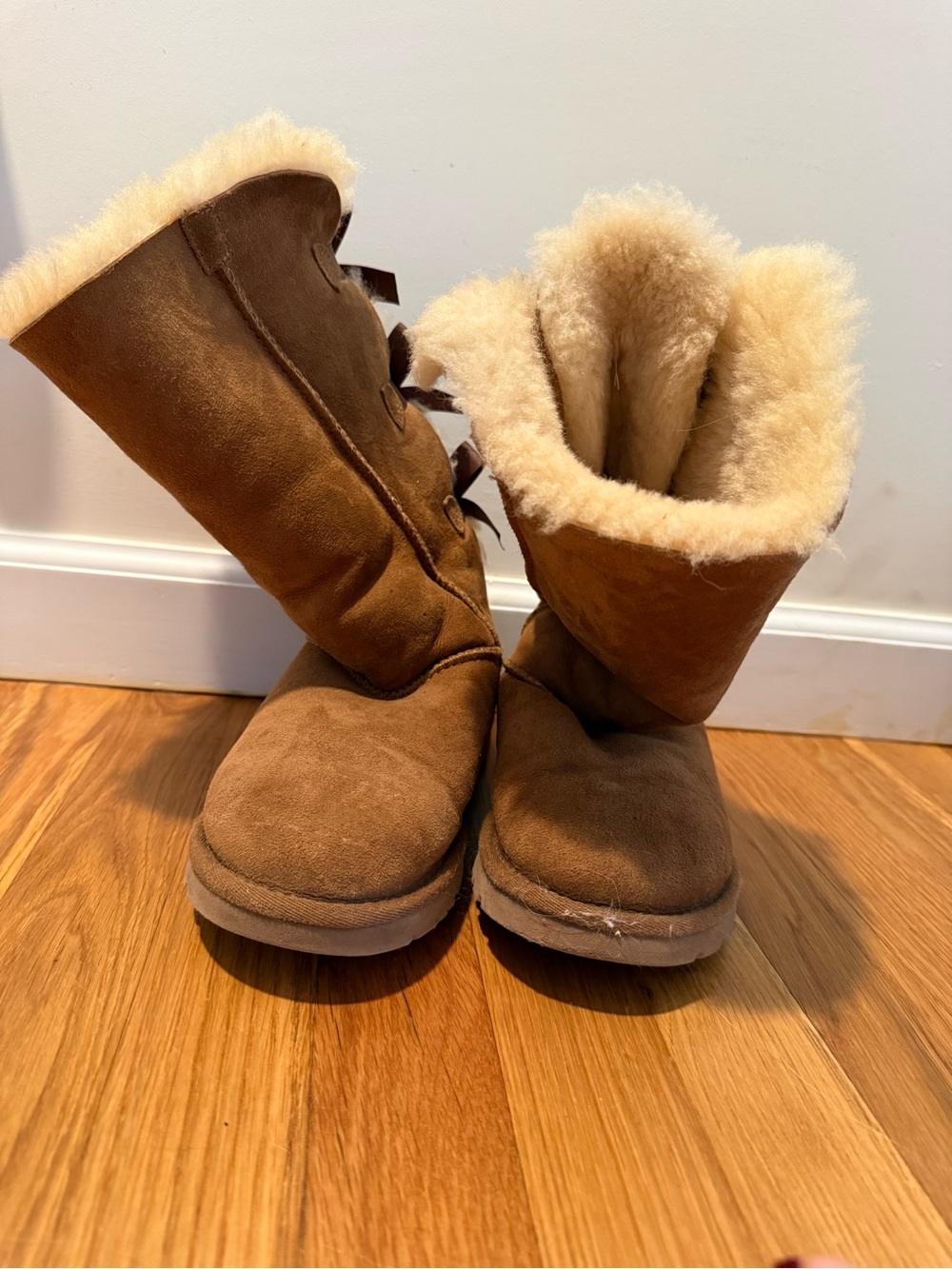UGG Chestnut Shearling-Lined Kids Boots with Back Bow